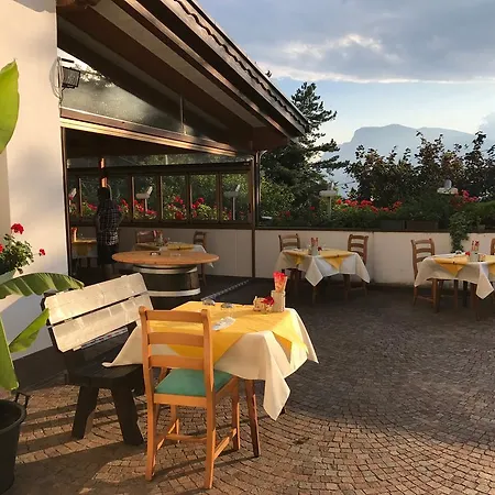 Bed and Breakfast Monreal 3*